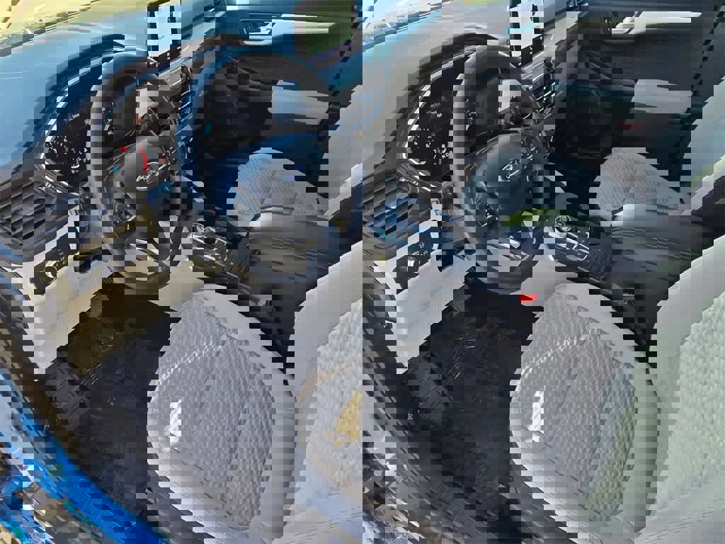 Used 2020 Ford Escape SE image 14