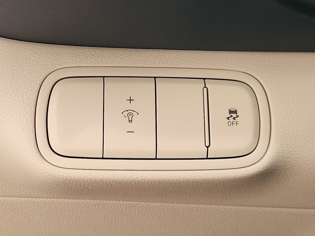 New 2026 Hyundai Venue SEL FWD image 16