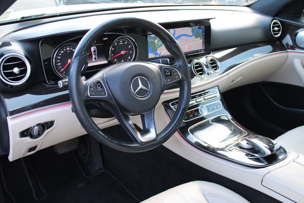 Certified 2017 Mercedes-Benz E 300 4MATIC image 3