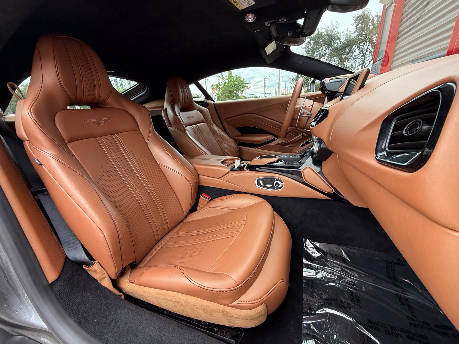 Used 2020 Aston Martin V8 Vantage Coupe RWD image 31