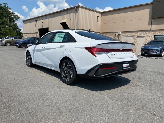 New 2025 Hyundai Elantra SEL image 5