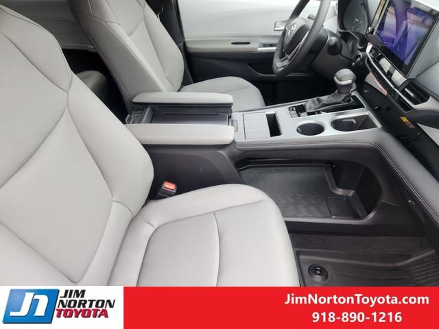 New 2026 Toyota Sienna XLE FWD image 13