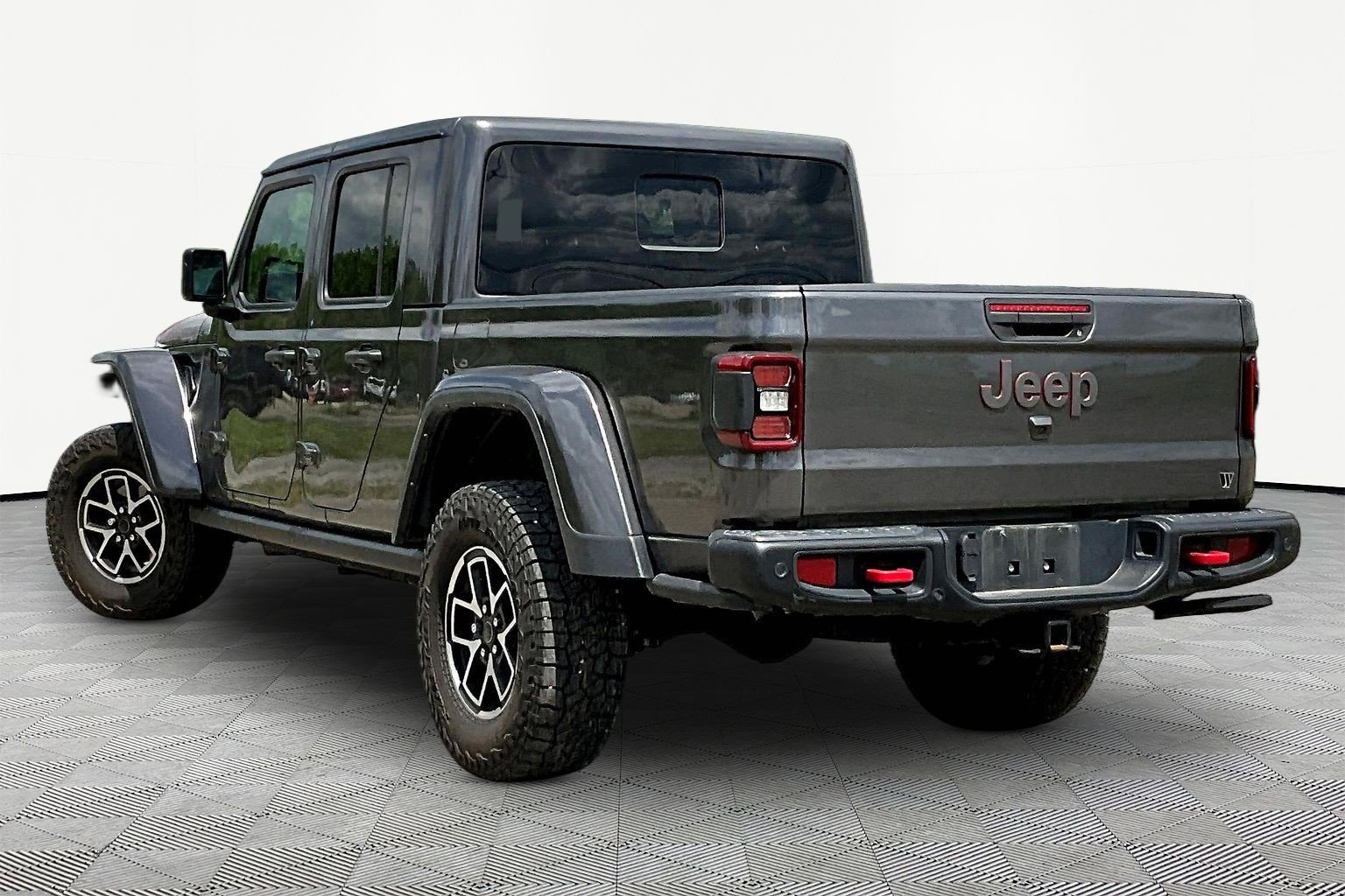 Used 2024 Jeep Gladiator Rubicon AWD/4WD image 4