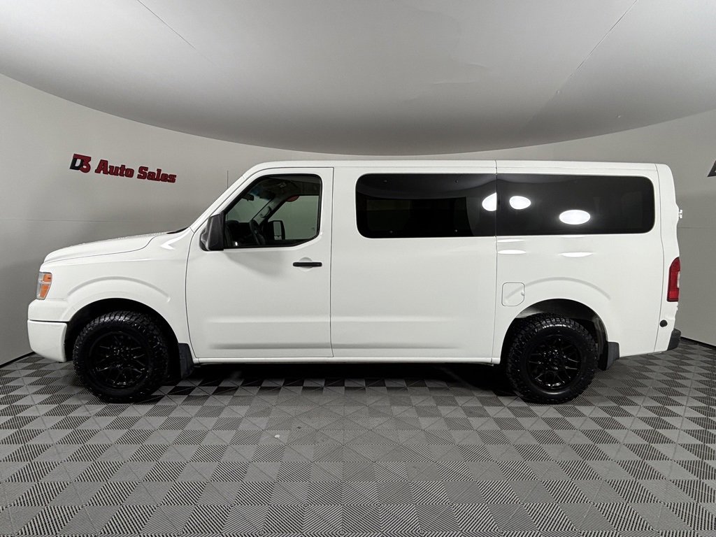 Used 2018 Nissan NV 3500 S image 3