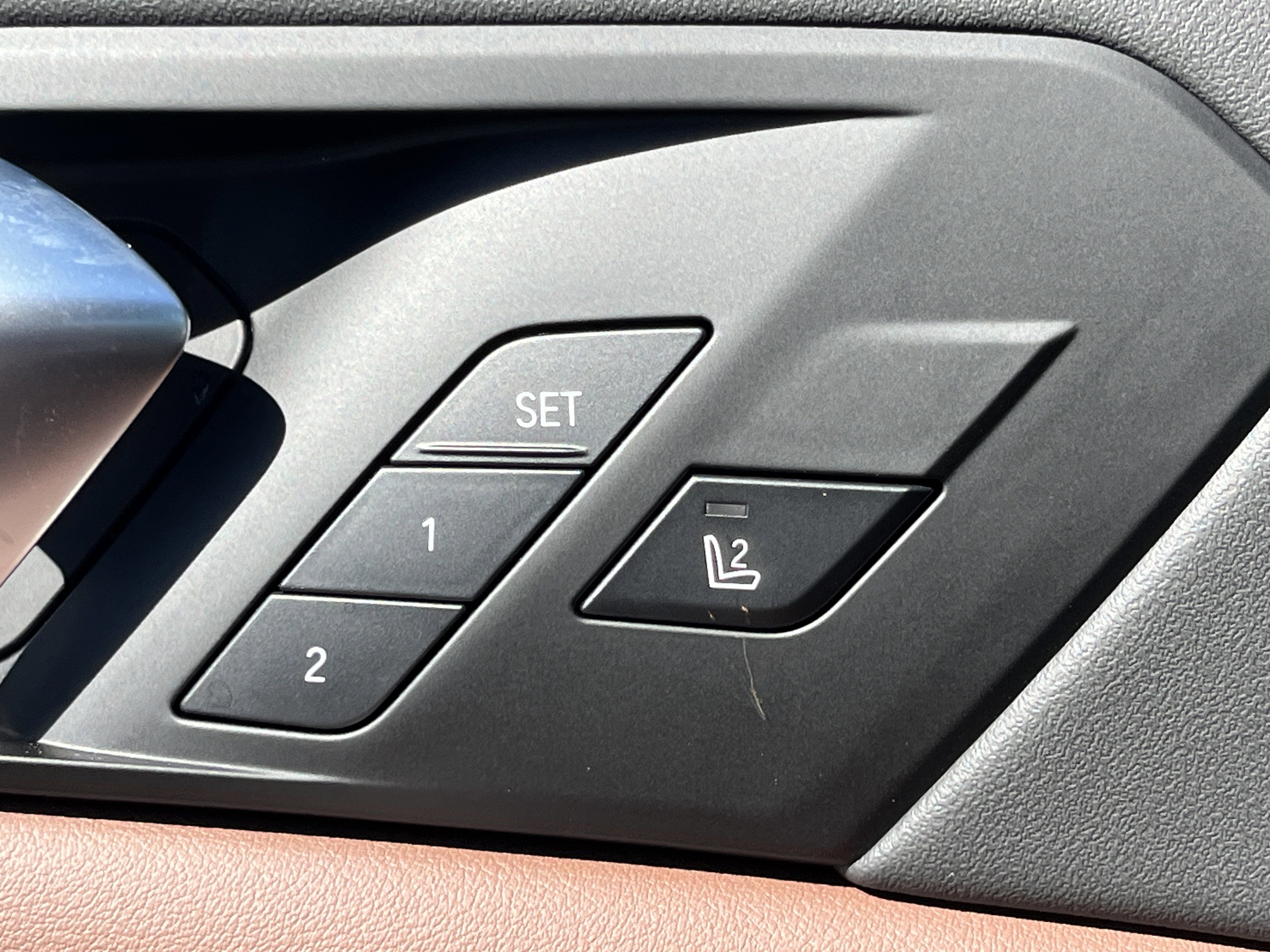 New 2026 BMW X5 xDrive50e w/ M Sport Package AWD/4WD image 16