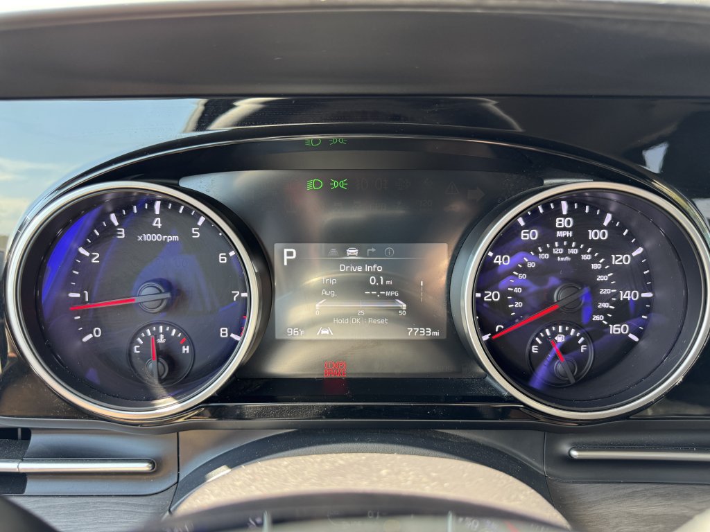 Used 2024 Kia Carnival EX FWD image 18