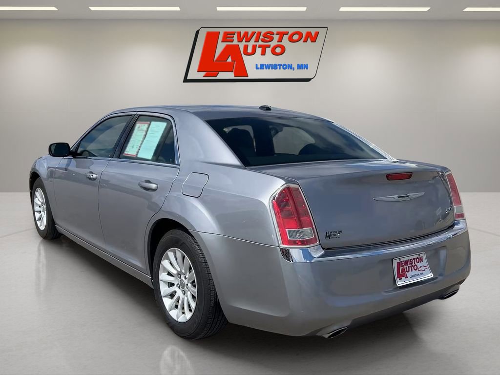Used 2014 Chrysler 300 image 4