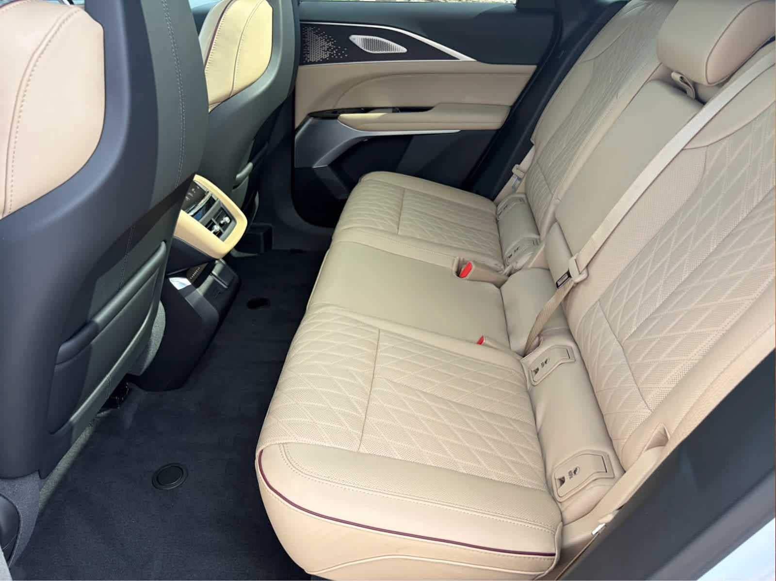 Used 2026 Cadillac Lyriq Signature Luxury w/ Nappa Leather Package AWD/4WD image 23