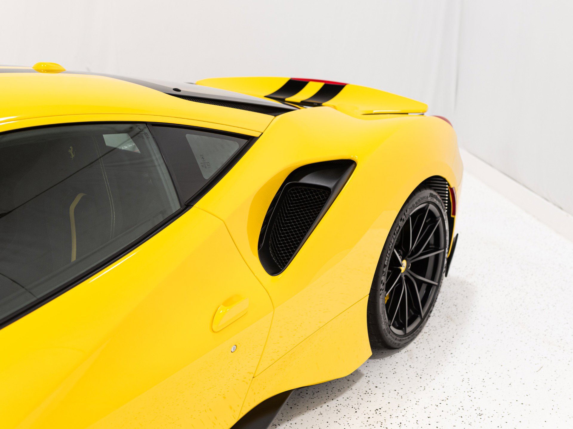 Used 2019 Ferrari 488 Pista Coupe image 8