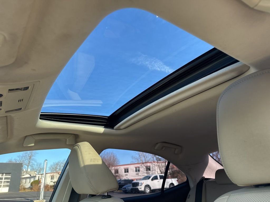 Used 2018 Lexus IS 300 AWD w/ Comfort Package image 5