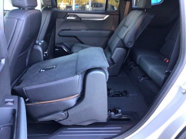 New 2026 GMC Acadia AT4 w/ LPO, Floor Liner Package image 16
