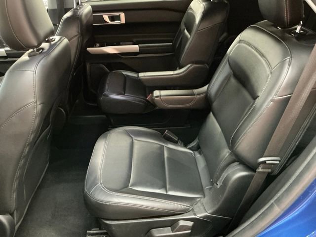 Used 2022 Ford Explorer XLT w/ Equipment Group 202A image 11