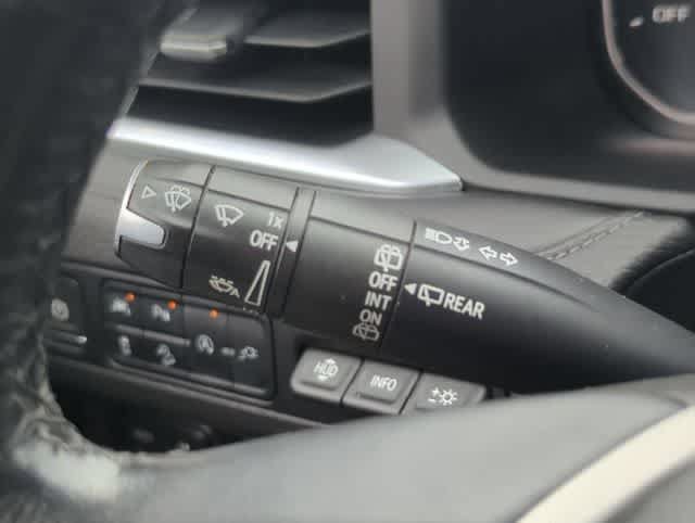 Used 2021 GMC Yukon XL Denali w/ Denali Premium Package AWD/4WD image 30
