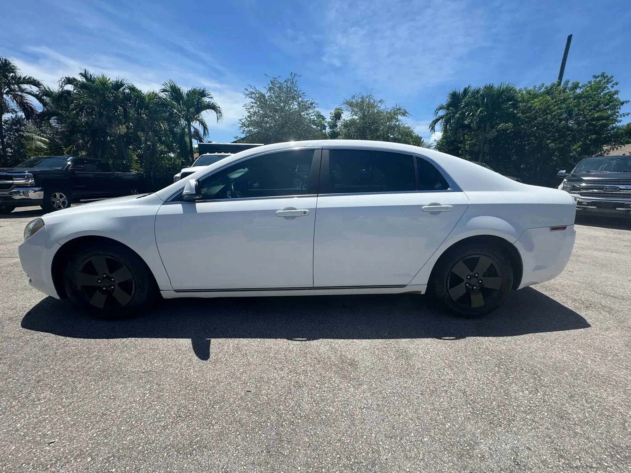 Used 2010 Chevrolet Malibu LT FWD image 4