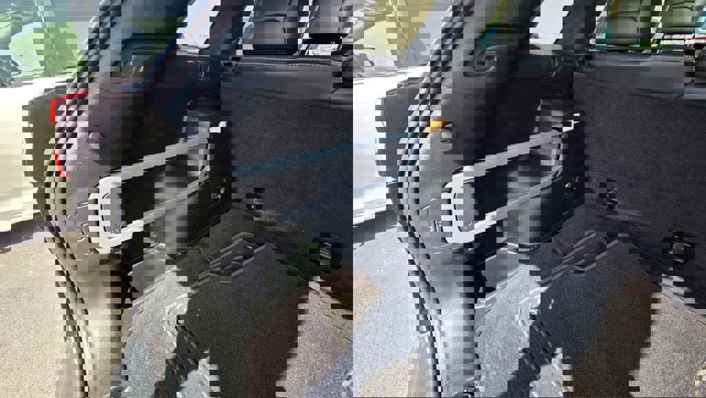 Used 2018 Jeep Cherokee Limited image 43