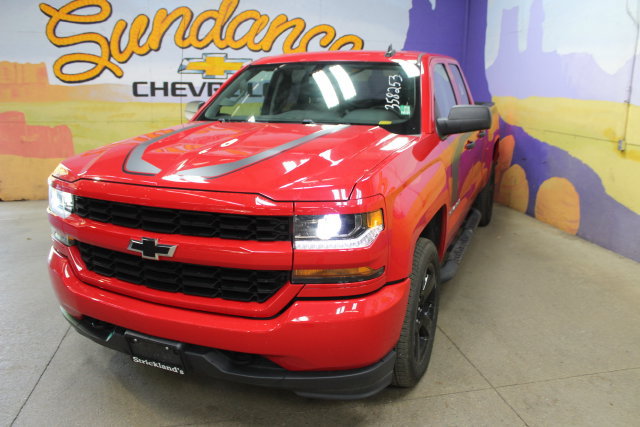 Used 2018 Chevrolet Silverado 1500 Custom w/ Custom Value Package AWD/4WD image 4