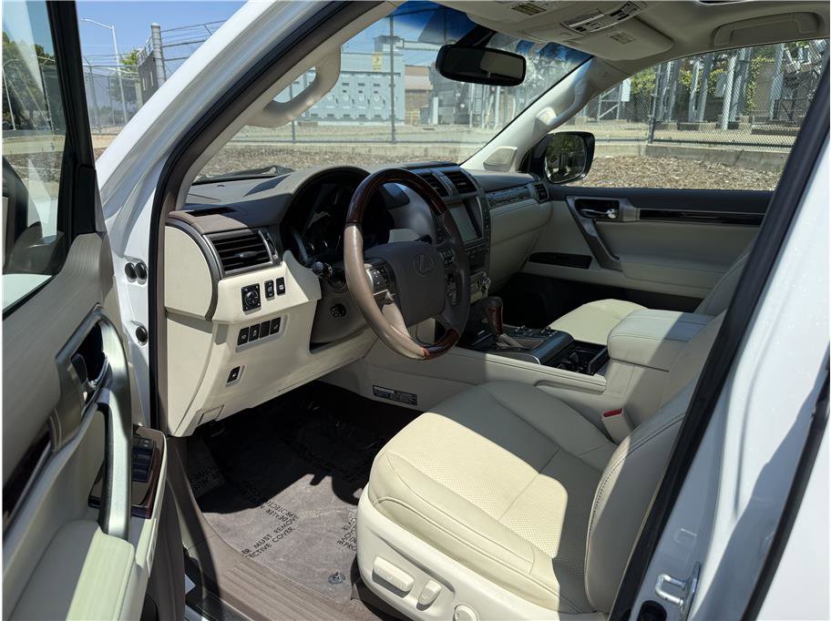 Used 2015 Lexus GX 460 Luxury AWD/4WD image 11