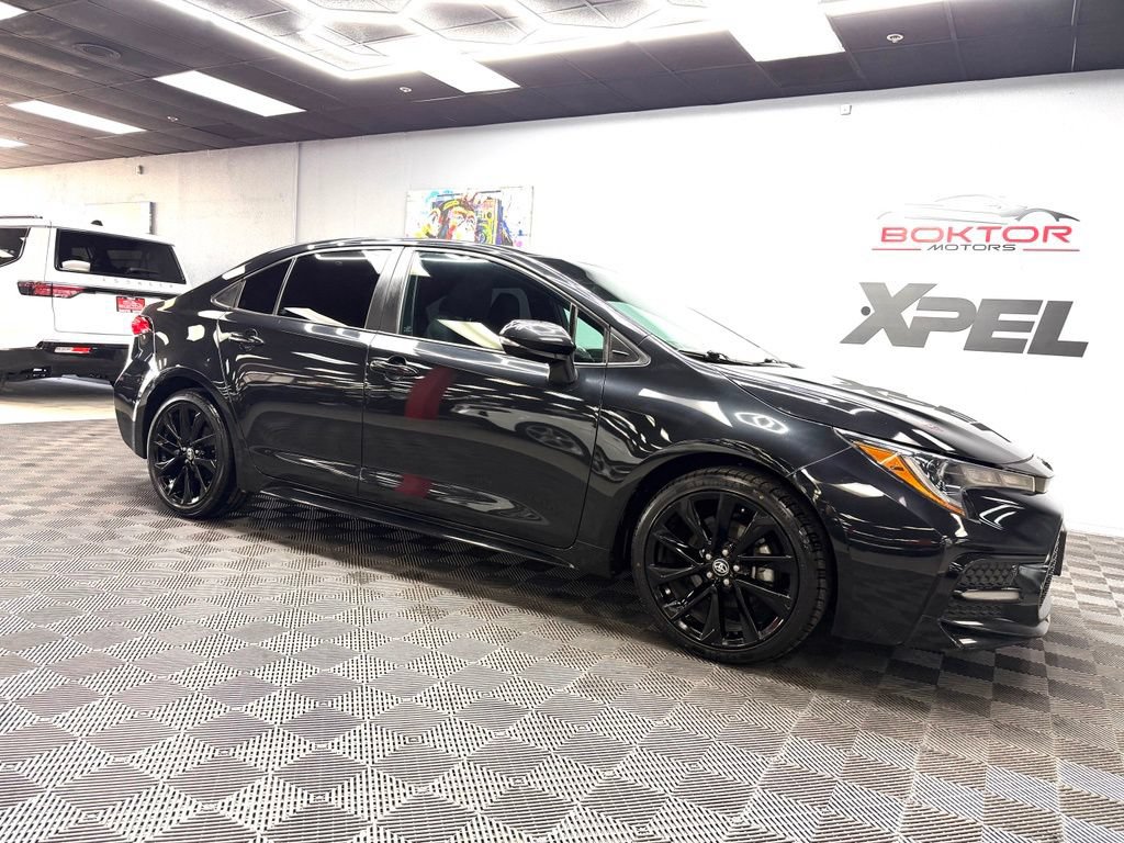 Used 2022 Toyota Corolla SE FWD image 2