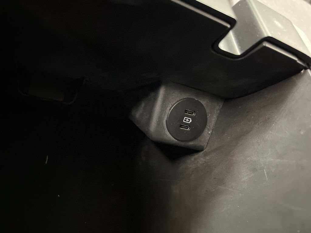 Used 2025 Ford Explorer Active RWD image 51