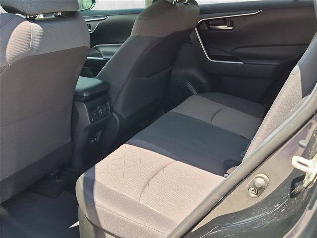 Used 2020 Toyota RAV4 XLE w/ Convenience Package AWD/4WD image 3