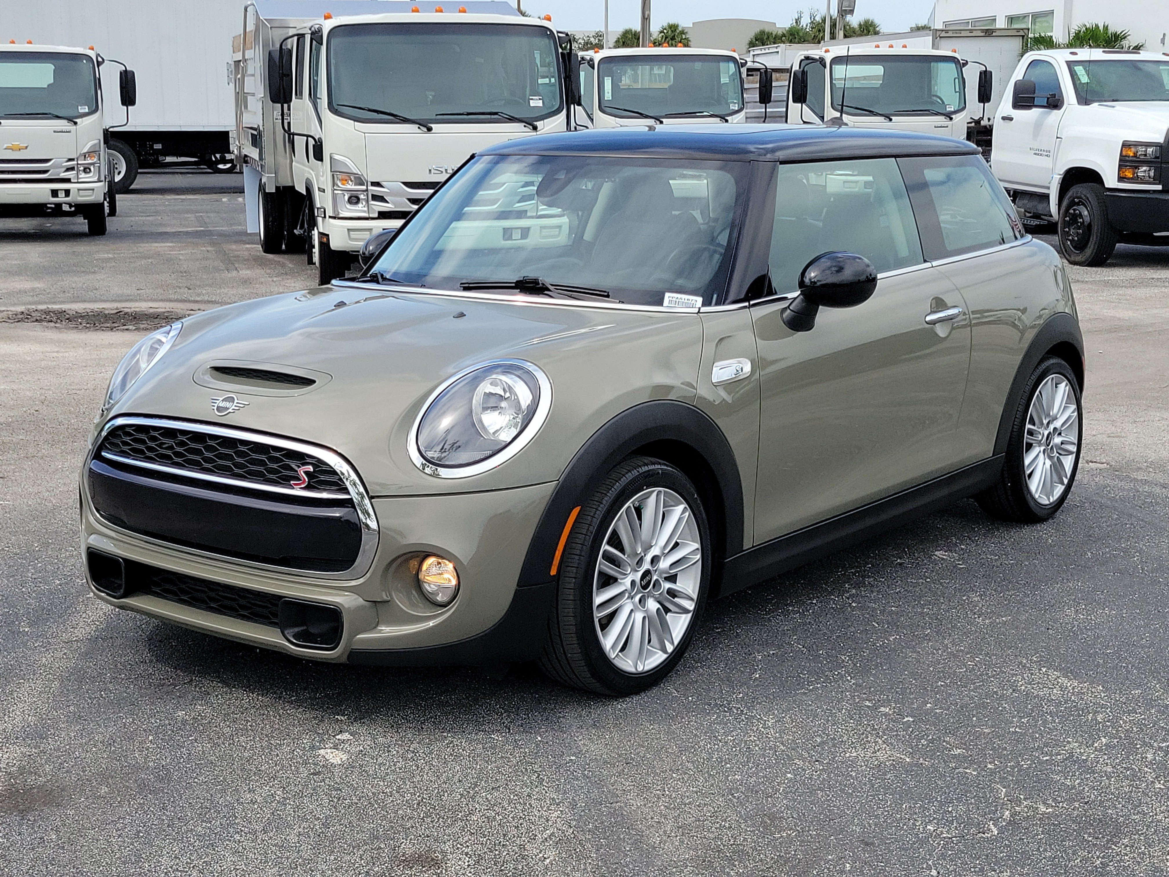 Used 2019 MINI Cooper S w/ Signature Upholstery Package FWD image 7
