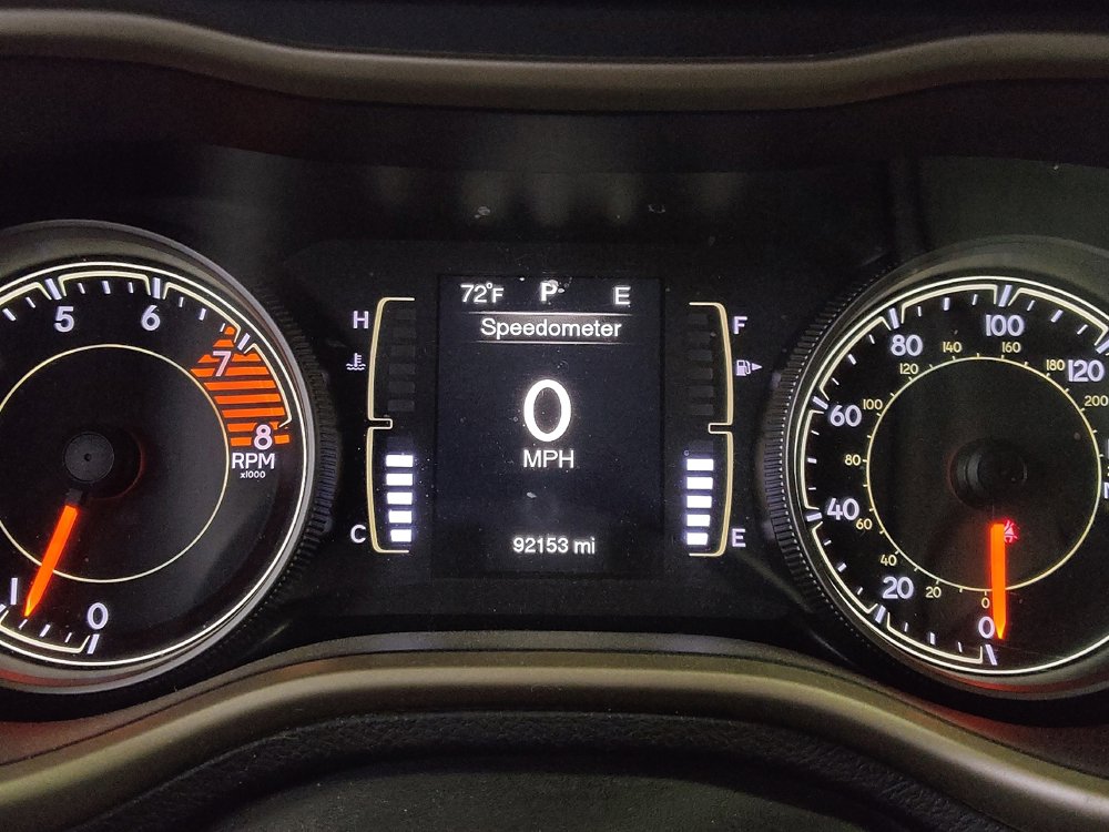 Used 2016 Jeep Cherokee Latitude w/ Comfort/Convenience Group image 23