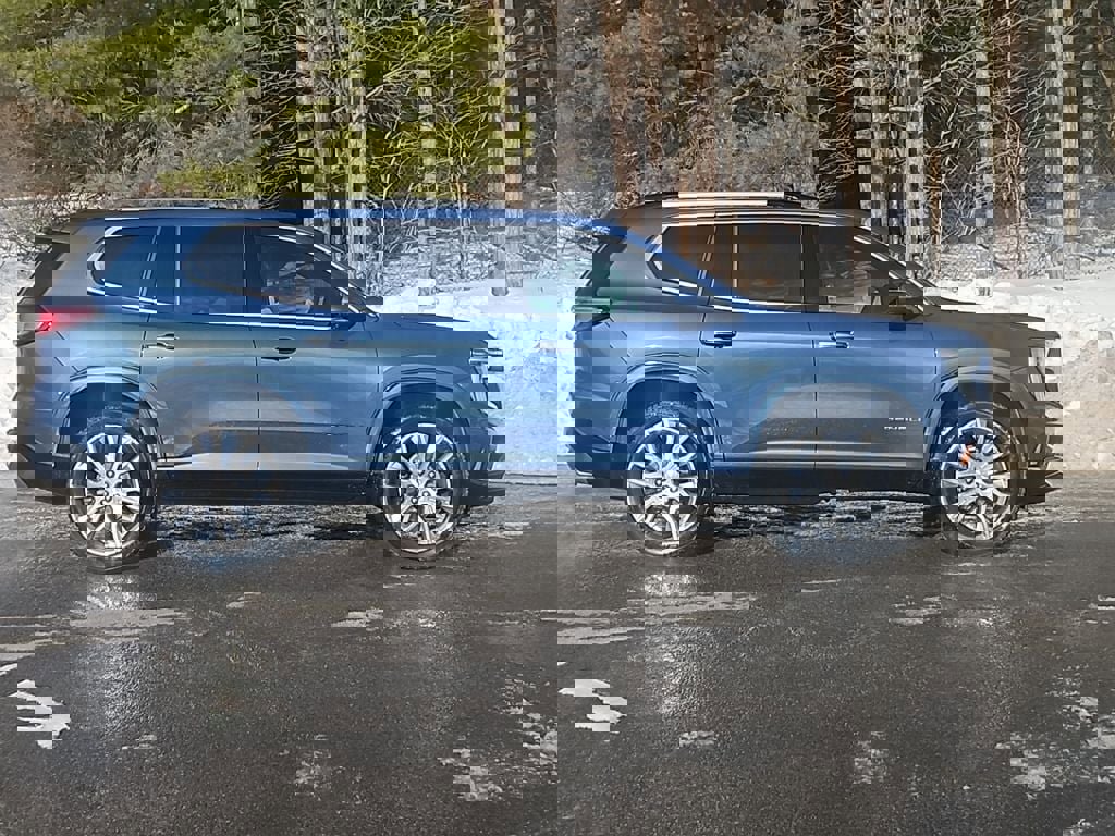 Used 2024 GMC Acadia Denali w/ Super Cruise Package image 6