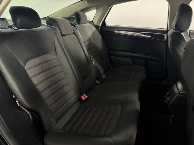 Used 2020 Ford Fusion SE image 15