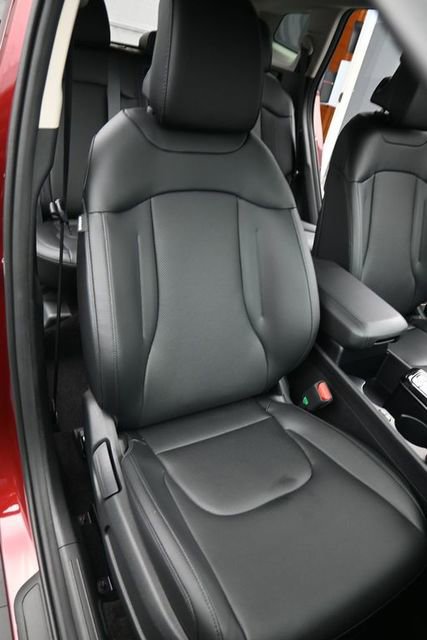 Used 2025 Kia Sportage SX image 15