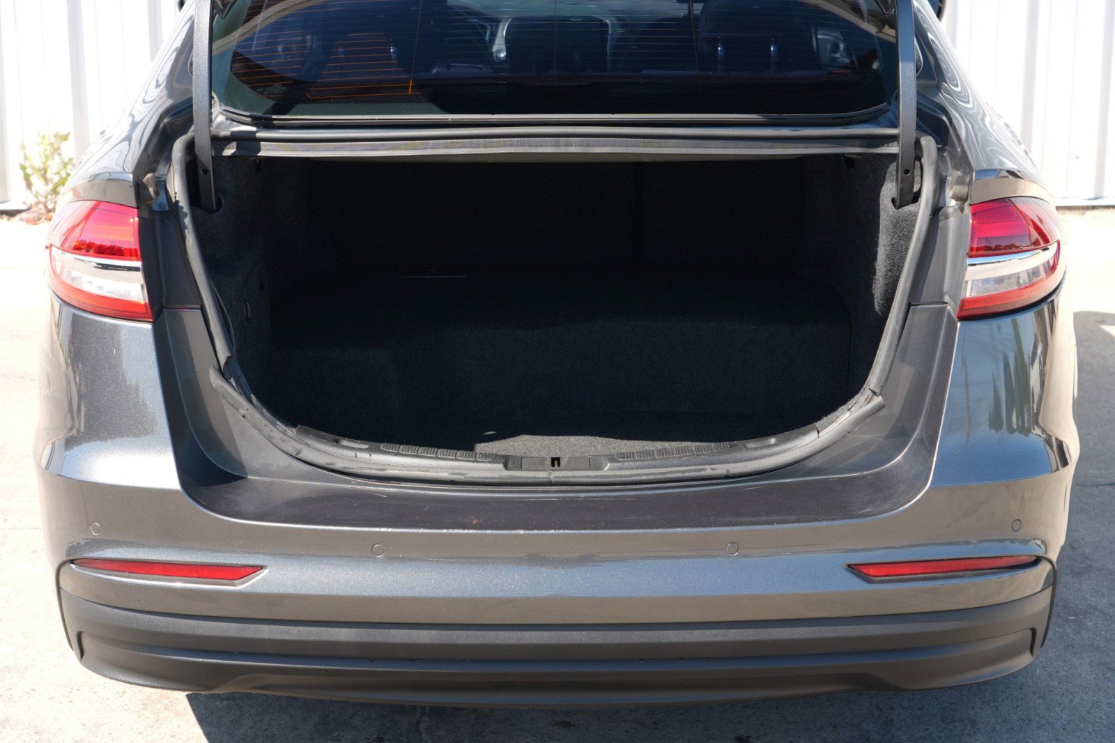 Used 2019 Ford Fusion SE image 9