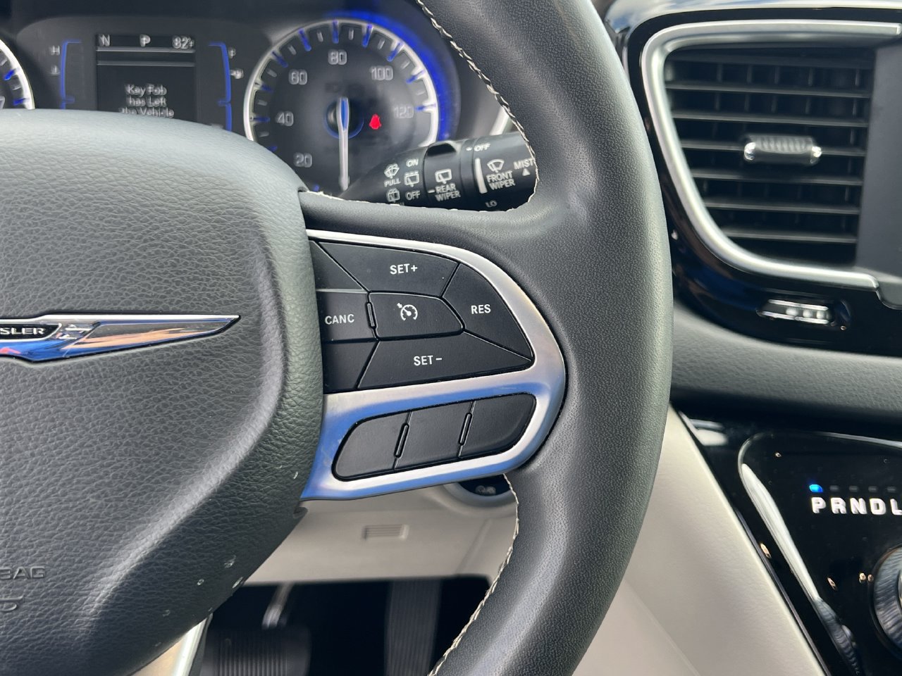 Used 2022 Chrysler Voyager LX FWD image 12