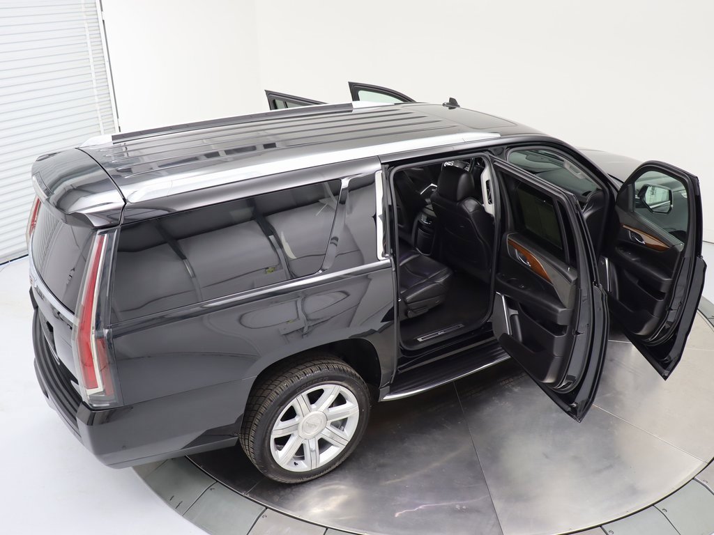 Used 2020 Cadillac Escalade ESV Premium Luxury image 11