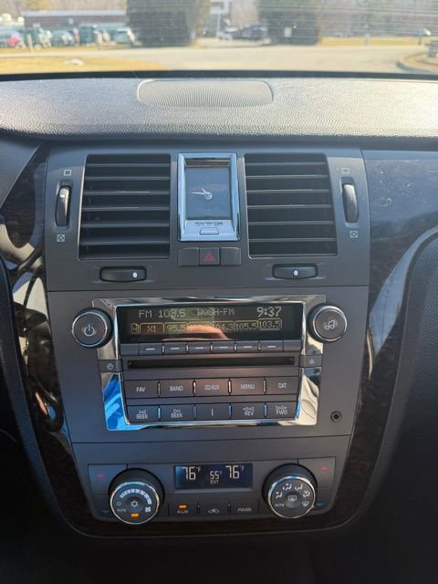 Used 2011 Cadillac DTS Limousine image 25