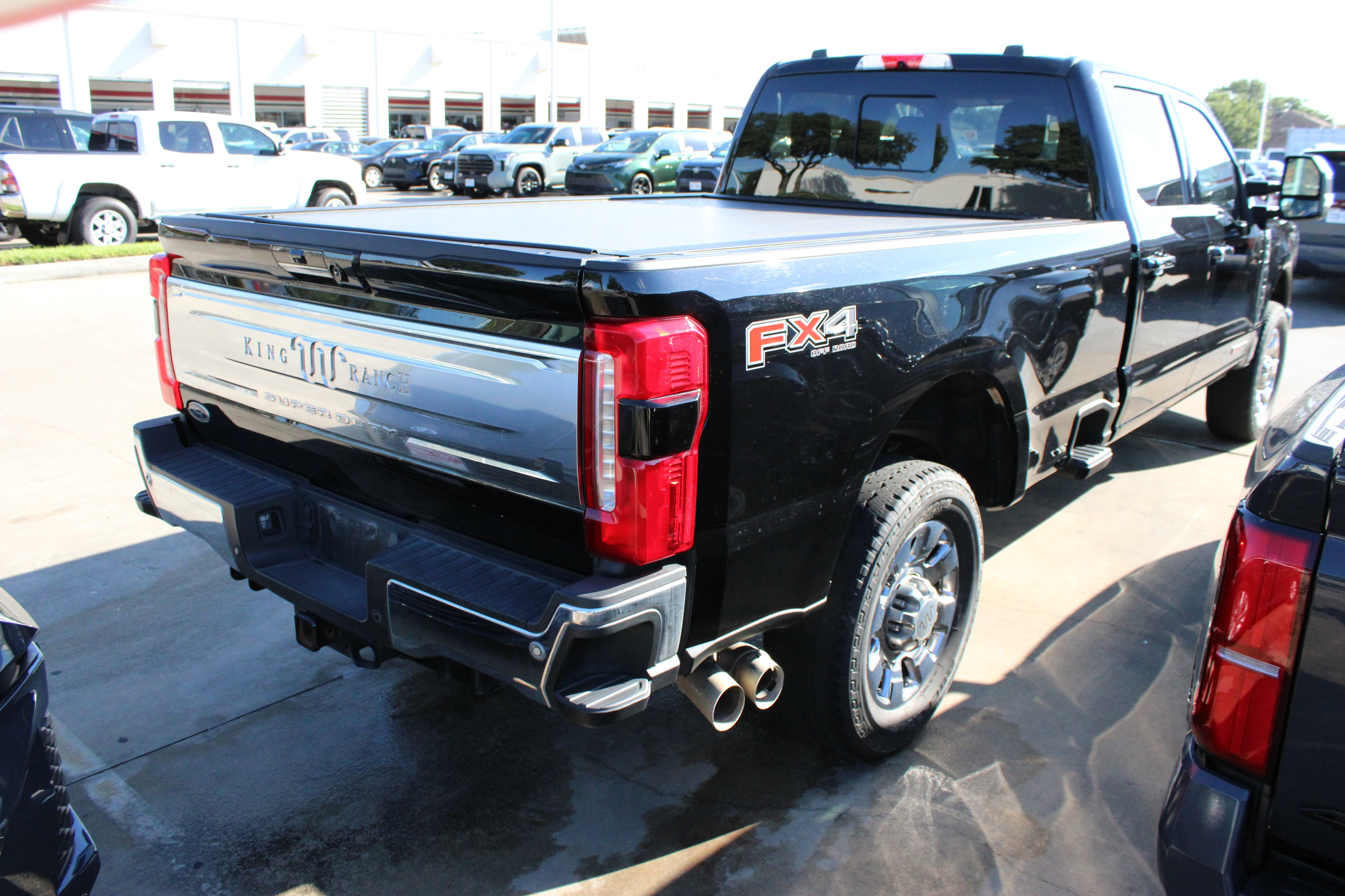 Used 2023 Ford F350 King Ranch w/ Chrome Package AWD/4WD image 11