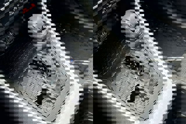 Certified 2025 Toyota RAV4 LE image 26