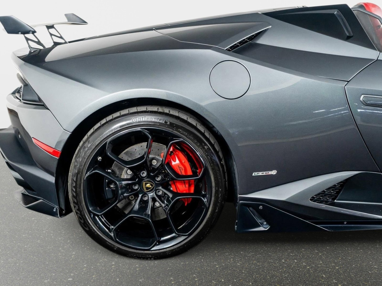 Used 2017 Lamborghini Huracan LP 610-4 AWD/4WD image 9