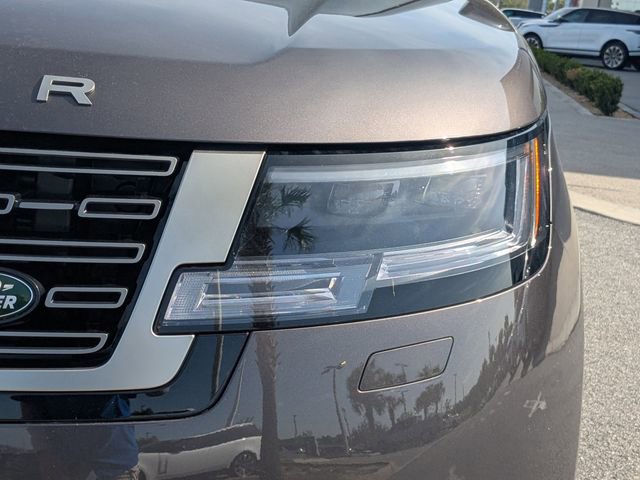 New 2026 Land Rover Range Rover Long Wheelbase SE AWD/4WD image 9
