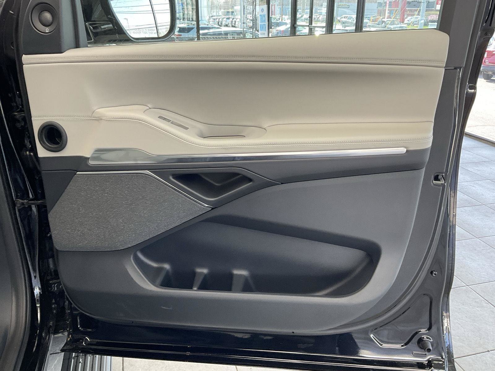 New 2026 Lincoln Navigator Reserve AWD/4WD image 13