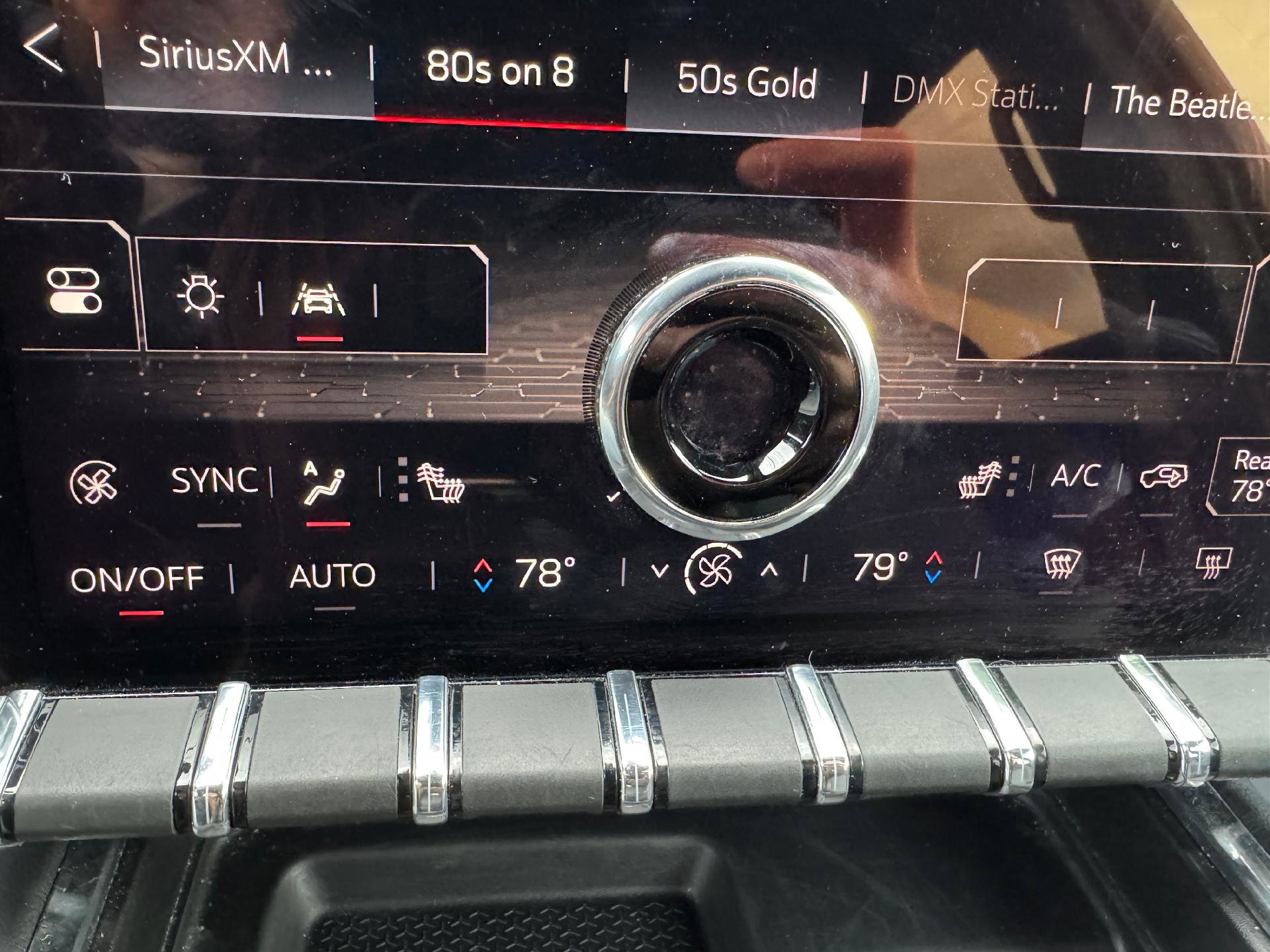 Used 2025 GMC Acadia Elevation image 31