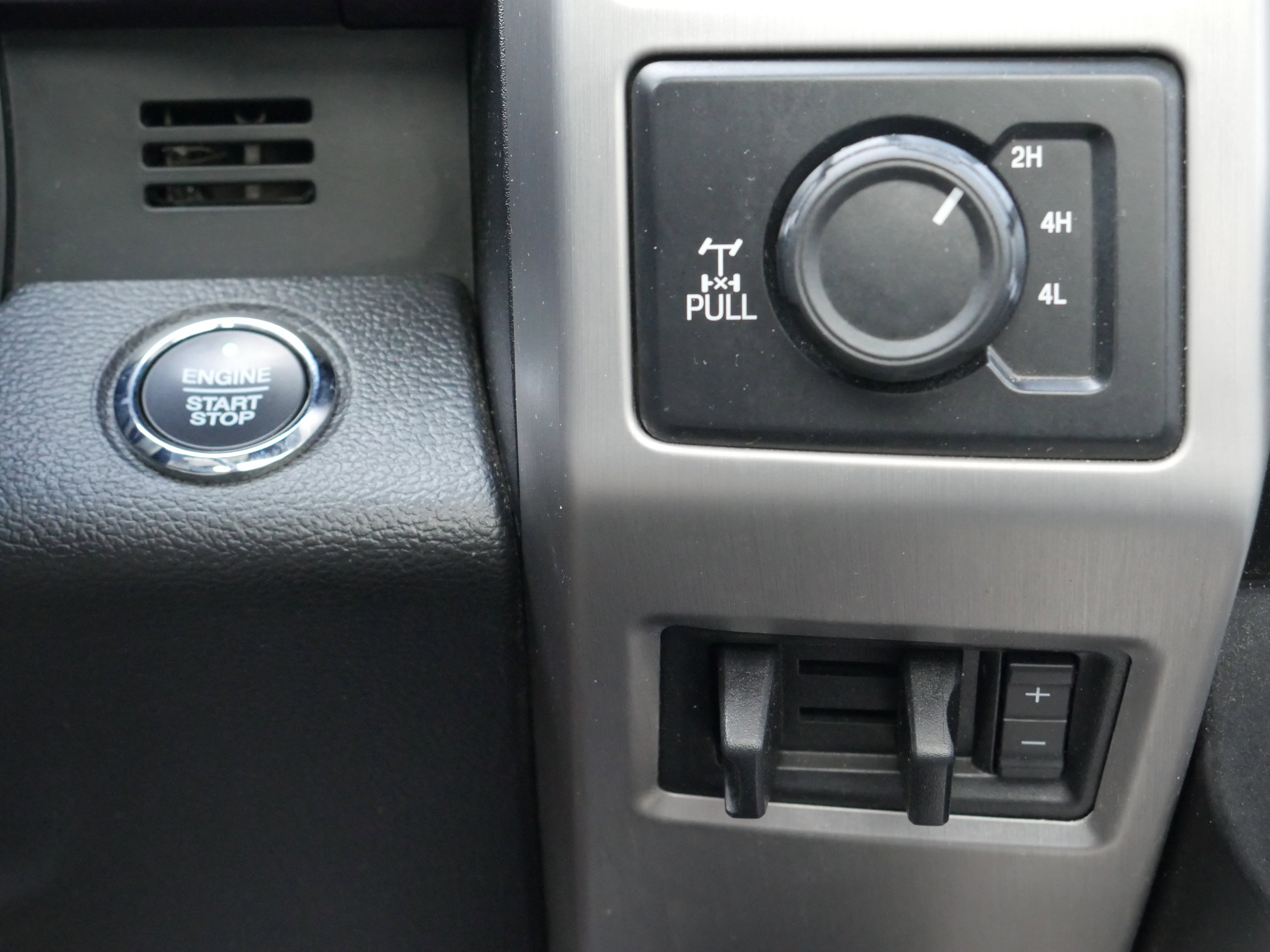 Used 2019 Ford F250 Platinum w/ Platinum Ultimate Package image 9