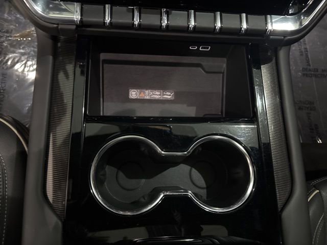 Used 2025 GMC Yukon Elevation w/ Technology Package image 17