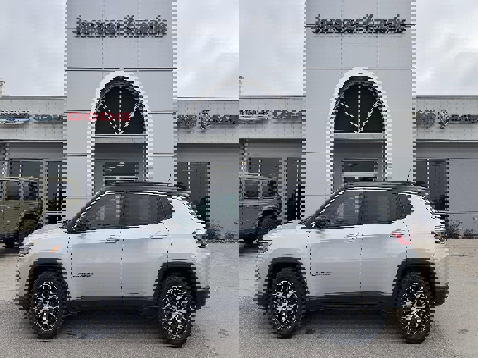 Used 2024 Jeep Compass Limited image 1