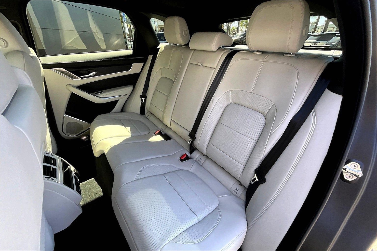 New 2026 Jaguar F-PACE R-Dynamic S image 10