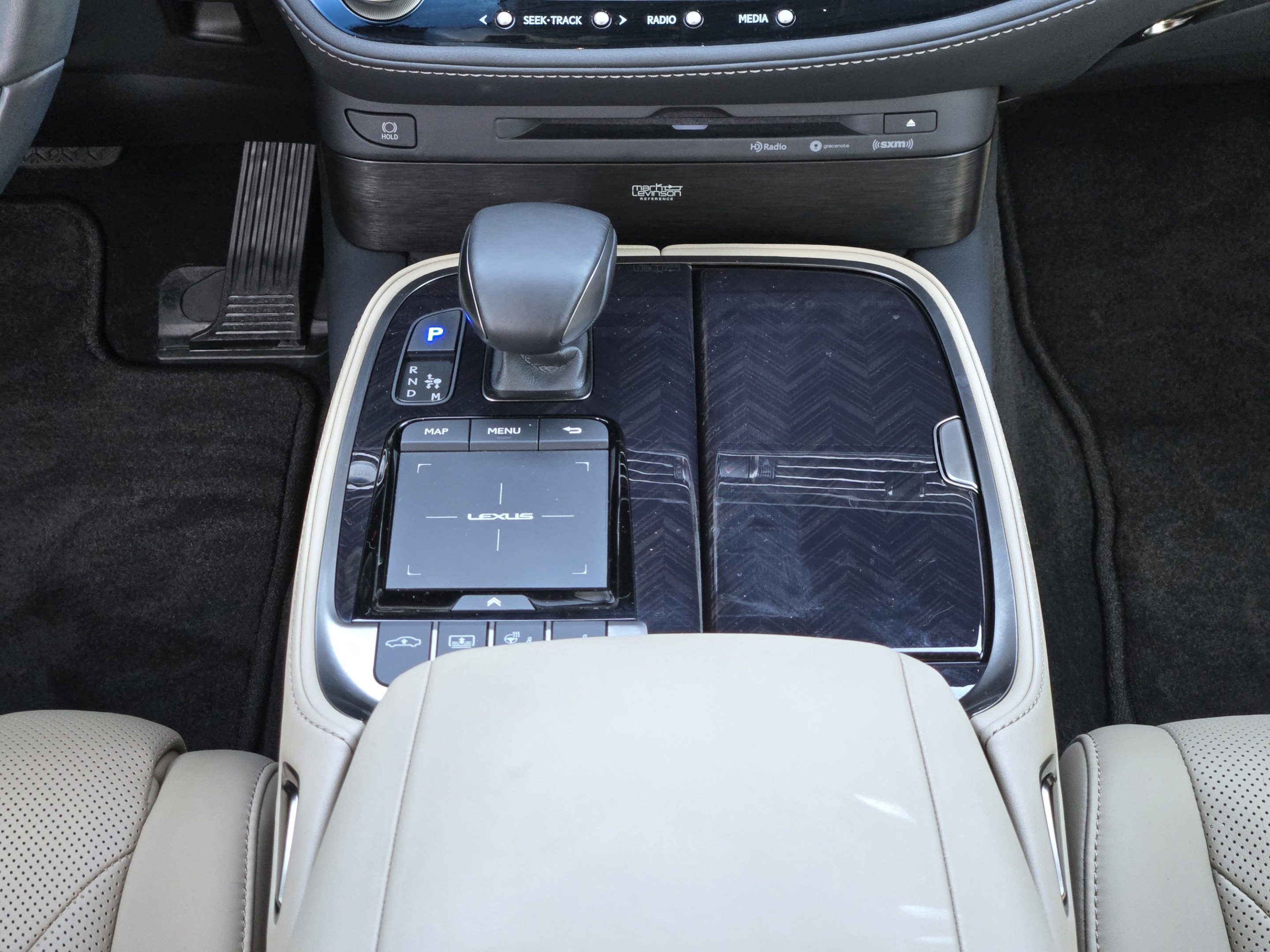 Used 2022 Lexus LS 500 w/ Interior Upgrade Package RWD image 16