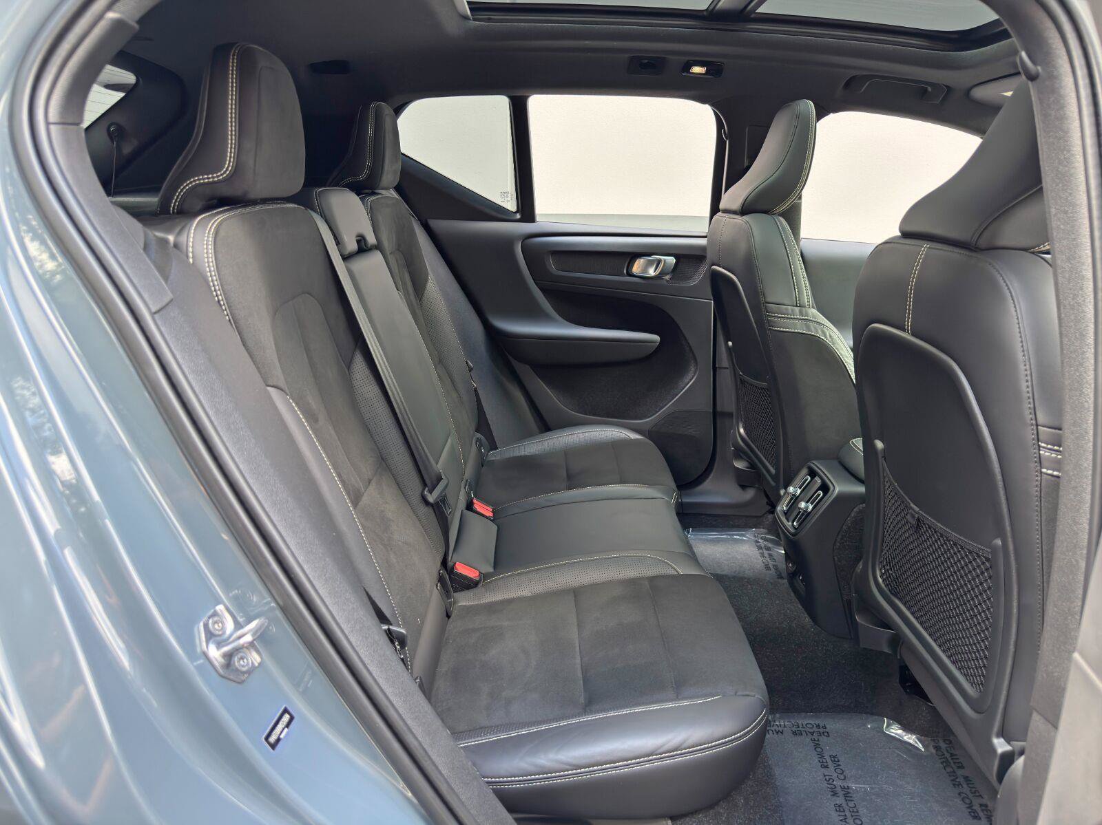 Used 2021 Volvo XC40 P8 Recharge w/ Advanced Package AWD/4WD image 39