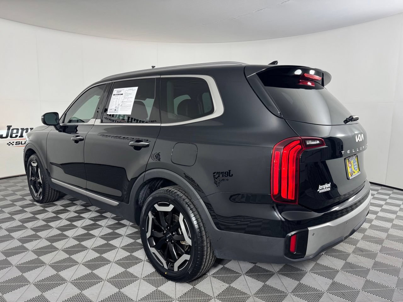 Used 2024 Kia Telluride S w/ S Sunroof Package FWD image 8