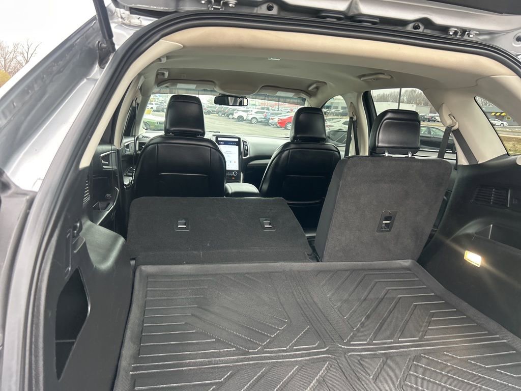 Used 2022 Ford Edge SEL image 34