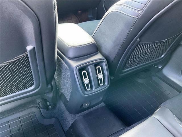 Used 2021 Volvo XC40 P8 Recharge w/ Protection Package Premier AWD/4WD image 25