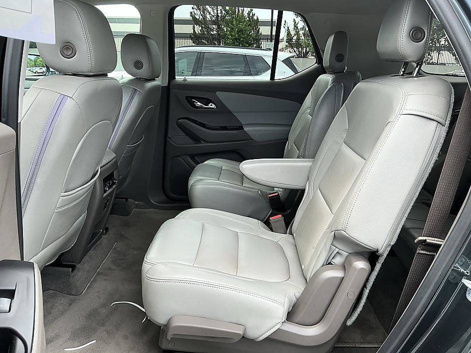 Used 2018 Chevrolet Traverse LT FWD image 21