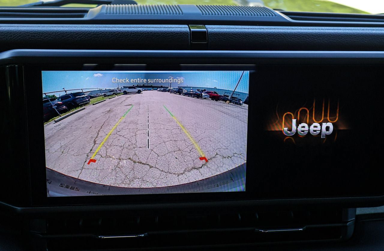 Used 2024 Jeep Wrangler Sport AWD/4WD image 25